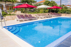 Apartment in Seget Donji 7430